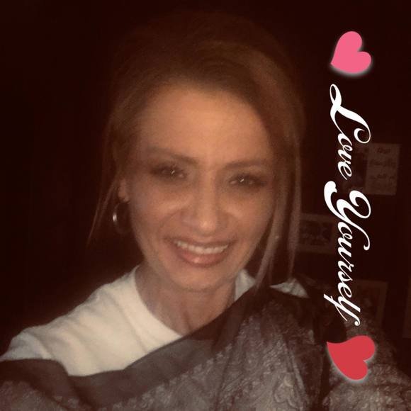 Meet your Posher, Beth - Picture 1 of 1